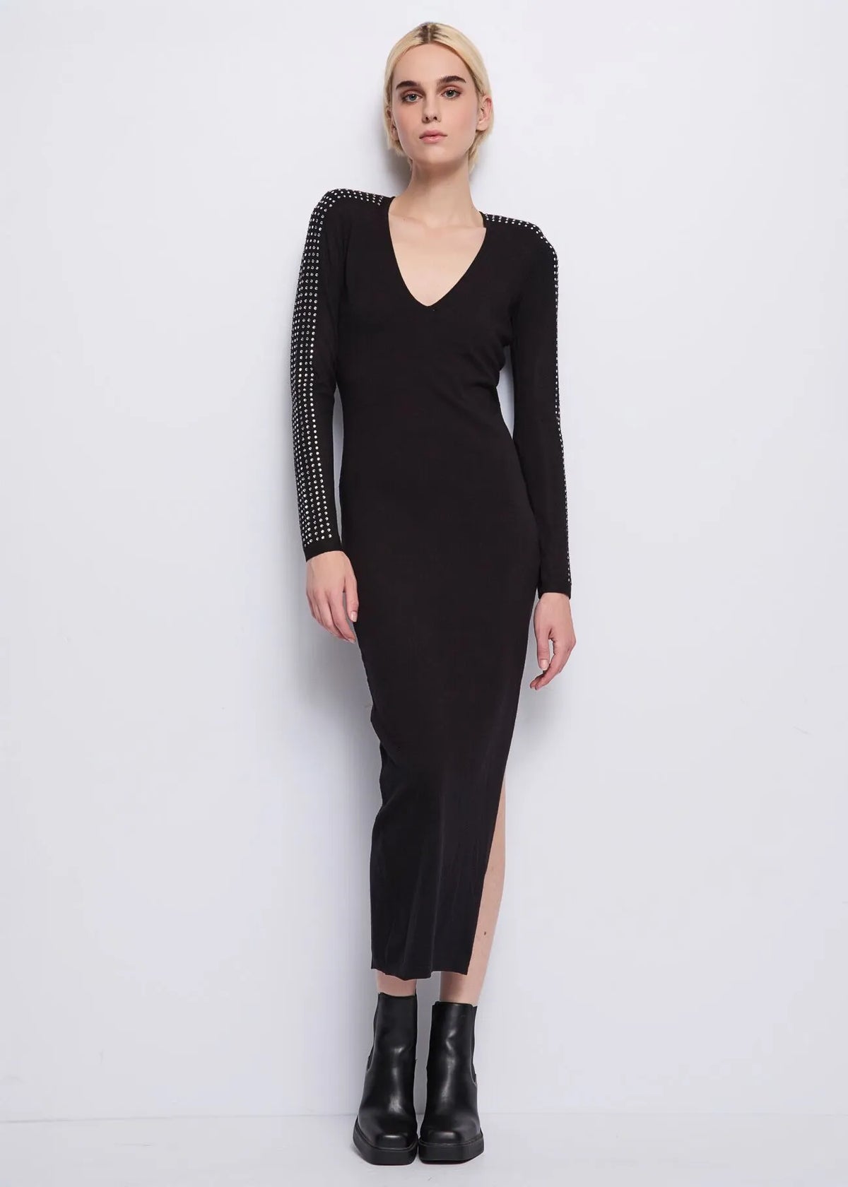 DENNYROSE 521DD13010 Abito nero in maglia con borchie
