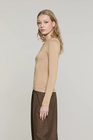 RELISH Maglia DANTIM manica lunga scollo madonna con collarino fiore con strass