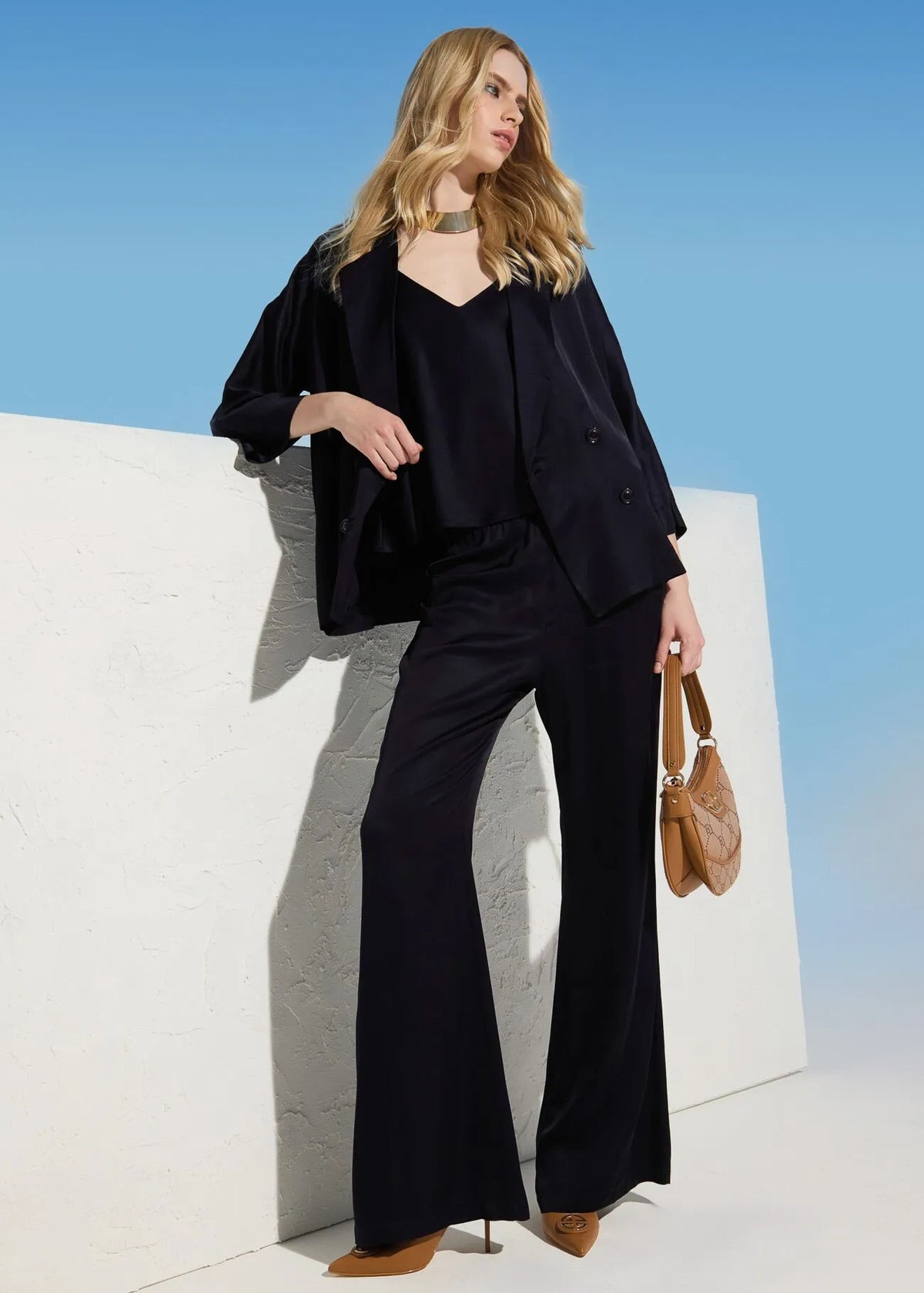 GAUDì 611FD25035 Pantaloni blu da donna in raso di viscosa